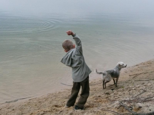 #dzieci #woda #jezioro #pies