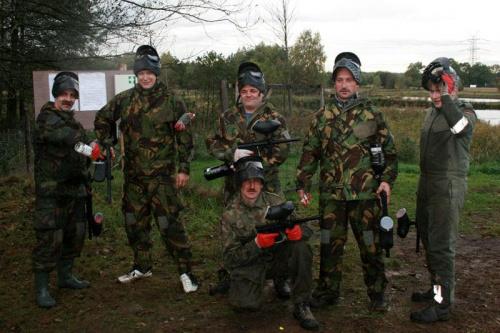 Niezapomniane wrażenia, adrenalina i emocje. To wszystko było dziełem i udziałem związkowców Sierpnia 80 z GZUGu na arenie paintballowej #WzzSierpień80 #gzug #paintball