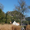 Widok na zamek znad stawu #Topfer #WzgórzaZittaugebirge #Zittau