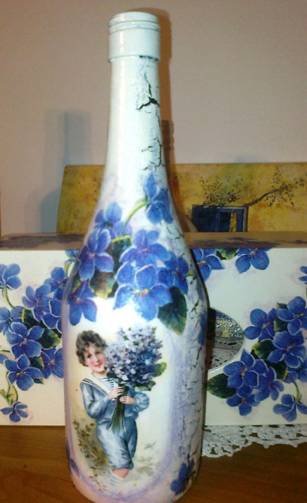 butelka vintage #dekupage #dekupaż #deqoupage #butelka #VintageFiołki #chłopiec