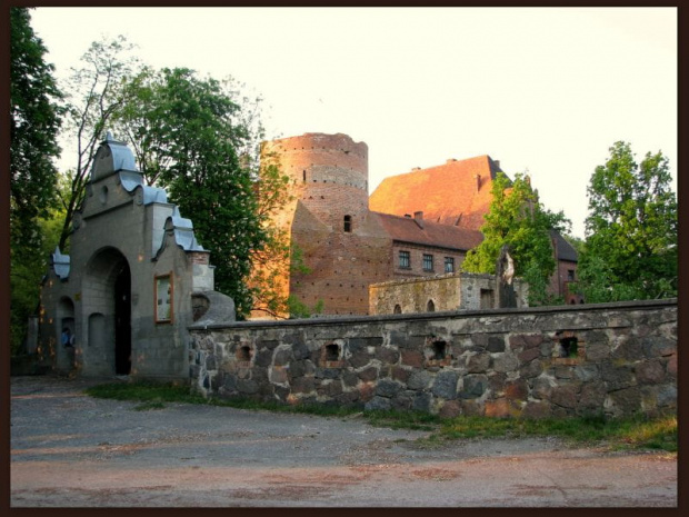 Zamek w Pęzinie.