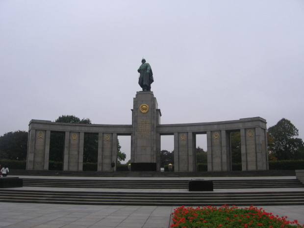 Pomnik żołnierzy radzieckich w Berlinie