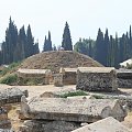 Hierapolis, Nekropola północna - chorzy tak licznie przybywający do leczniczych źródeł Pamukkale nie zawsze wracali do domów po odbytej kuracji... Jeden z największych cmentarzy Anatolii