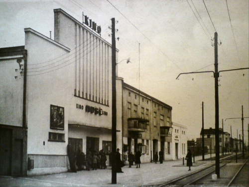 Kino Muza, w Łodzi, podczas okupacji niemieckiej nosiło nazwę Muse.. Obecnie w tym miejscu przebiega druga nitka ulicy Pabianickiej... #Łódź #Pabianicka #KinoMuza
