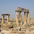 Widok z Bramy Północnej na Hierapolis of Phrygia, ul. Frontinusa