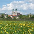 Wiosenny rzut oka na Sanktuarium Matki Boskiej Łaskawej w Krzeszowie.. #DolnyŚląsk #KamiennaGóra #krzeszów #wiosna