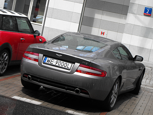 Aston Martin DB9