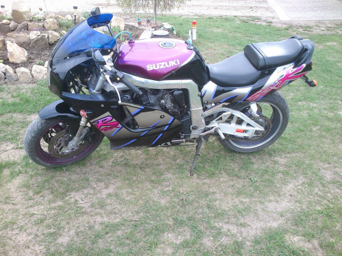 GSXR 750