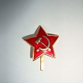 Gwiazda Armi Czerwonej na furażerkę.