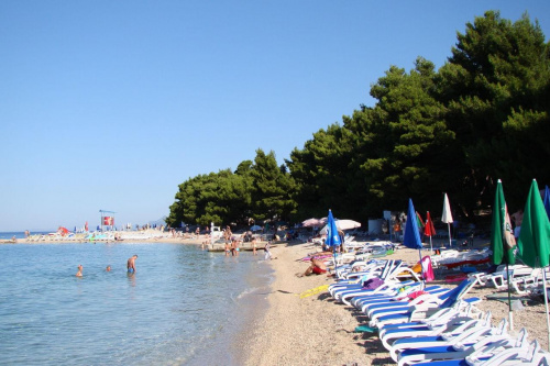 Makarska plaża w centrum #Croatia #Chorwacja #Wczasy #Morze #Dalmacja