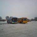 9 i 60 w śnieżnej scenerii zajezdni.Daleko w tle MIG 23 i chyba 68 #DAB #Jelcz #MZK #Tomaszów