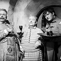 Aktorzy Jan Kurnakiewicz ( 1. z lewej )i Edward Fertner. Kadr z filmu " Zemsta "_1956 r.