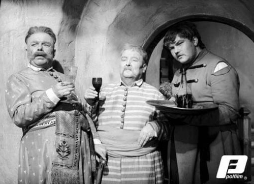 Aktorzy Jan Kurnakiewicz ( 1. z lewej )i Edward Fertner. Kadr z filmu " Zemsta "_1956 r.