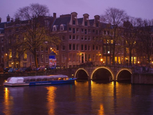Amsterdam prawie nocą