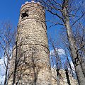Wieża strażnicza w parku w Bukowcu z XIX w. k. Jeleniej Góry odrestaurowana staraniem Fundacji Doliny Pałaców i Ogrodów Kotliny Jeleniogórskiej #Bukowiec #JeleniaGóra