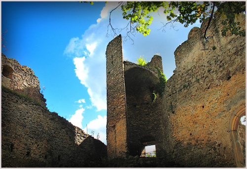 Zamek Chojnik i widok z wieży. #Chojnik #zamek #widok #wieża #Karkonosze