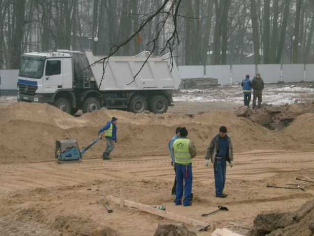 Tak budowa nowej szkoły wyglądała 14 stycznia 2009 roku.