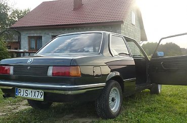 Rekin,jeszcze nie cakiem dokończony. #bmw #e21 #rekin #remont #renowacja #zabytek #youngtimer