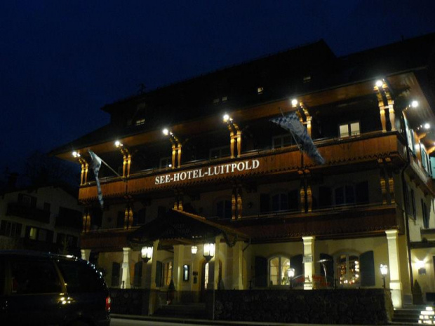 D-4. Luksusowy hotel.