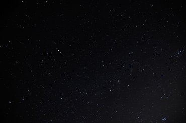 Nocne niebo, w prawym dolnym rogu są plejady #niebo #krajobraz #nikon #gwiazdy #tamron #passiv #airking