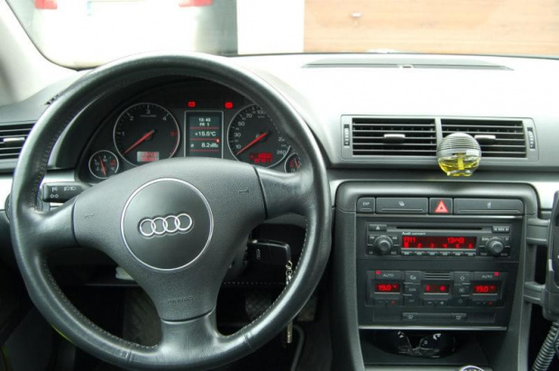 #AudiA4B6