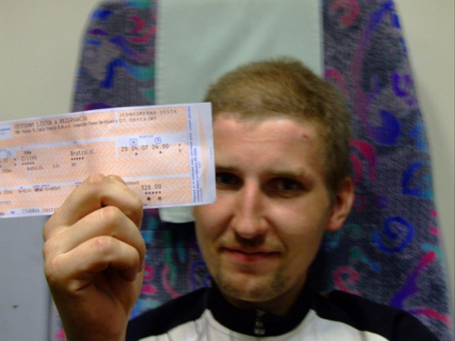 Marek chwali się swoim biletem ze Słowackiego InterCity