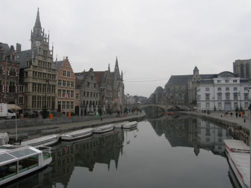 Gent, Belgia, miasto i parafia goszcząca młodzież