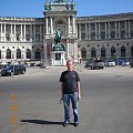 Wiedeń. Przed pałacem cesarzy