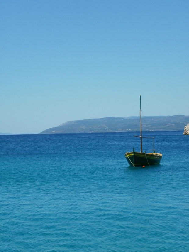 Samotna żaglówka,Makarska;Chorwacja #Wakacje